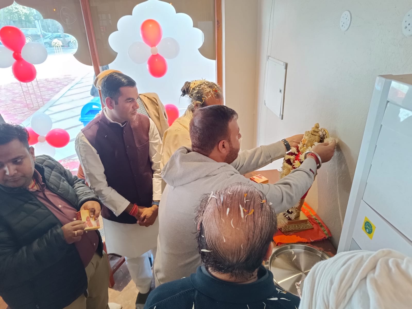 असली पप्पू ढाबा का भव्य उद्घाटन,  देहरादून मे किया शुभारंभ