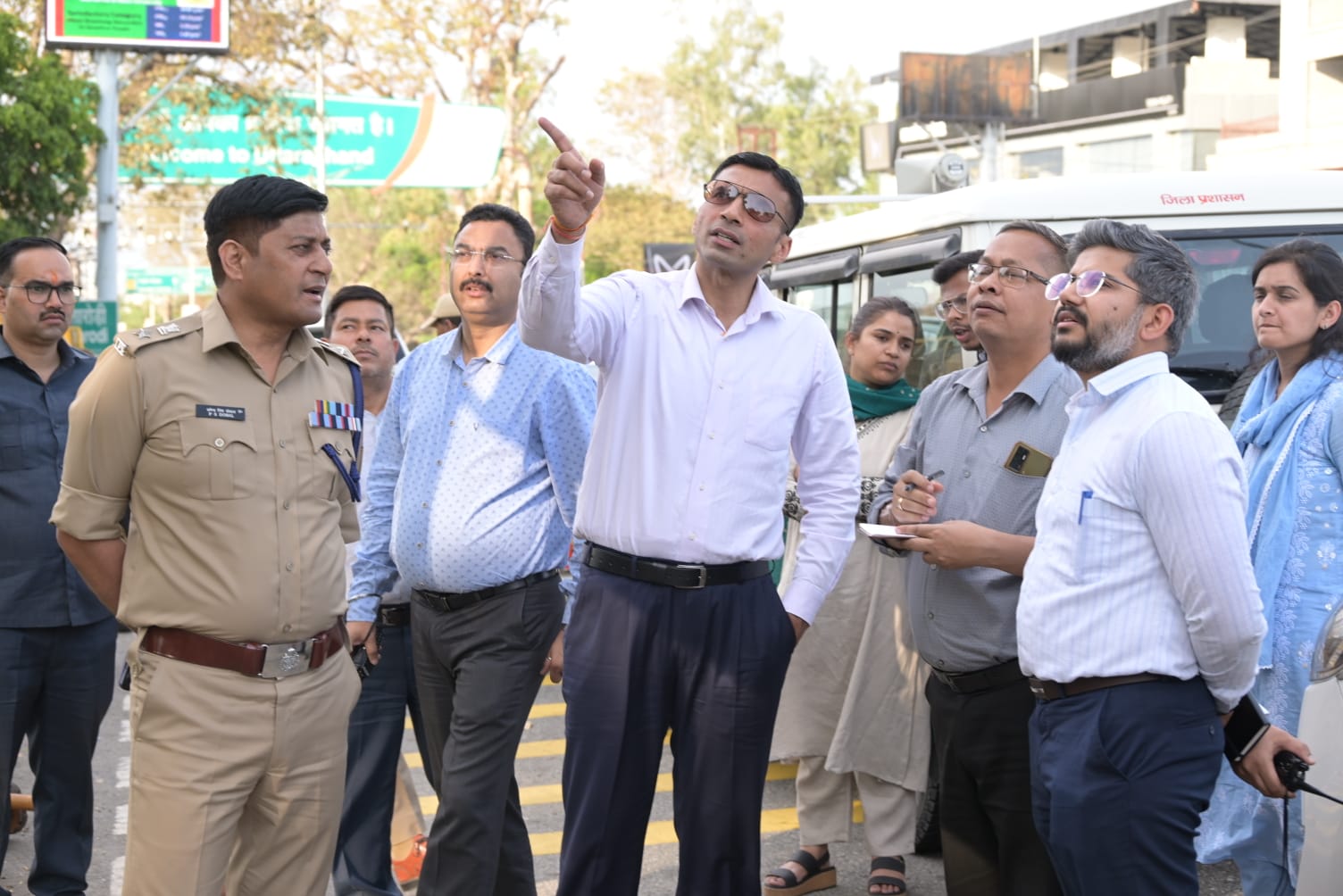 प्रधानमंत्री के प्रस्तावित दौरे से पहले देहरादून में तैयारियां तेज, डीएम ने किया स्थलीय निरीक्षण